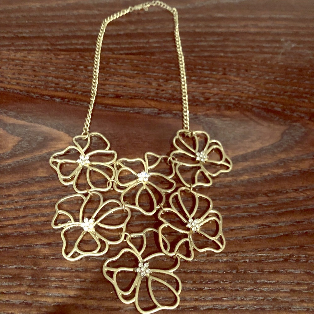 Statement necklace